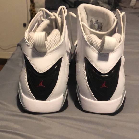 Jordan size 11 - Picture 3 of 4